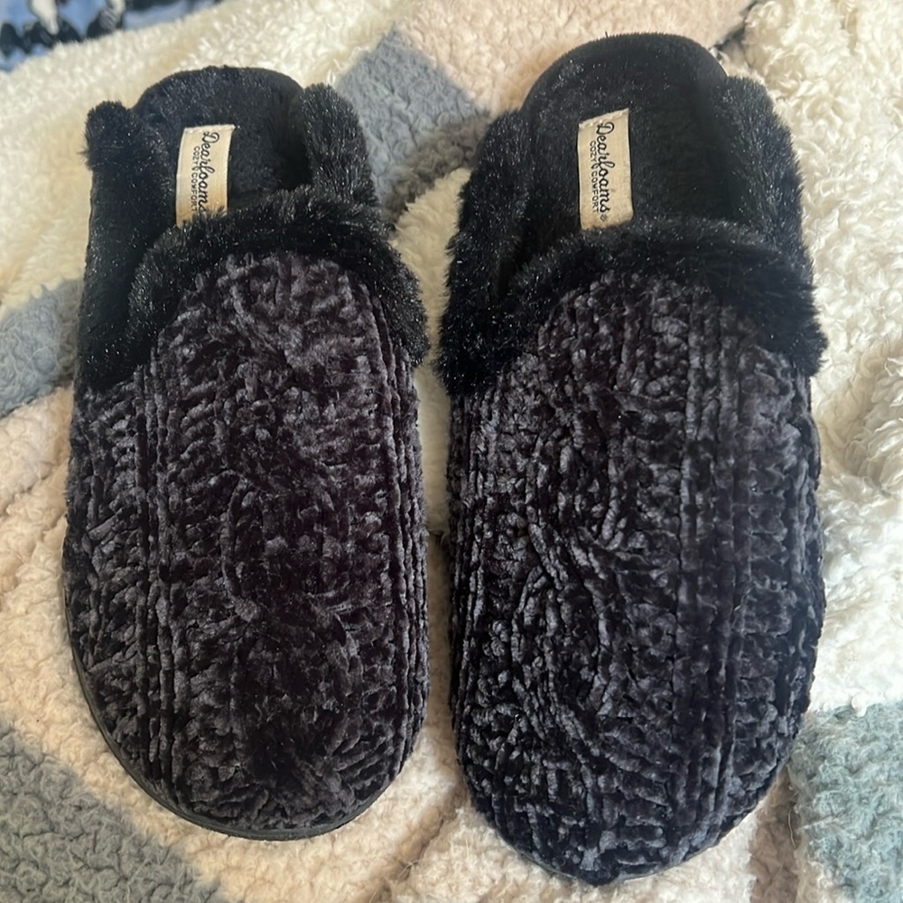 NWT Dearfoams Black Plush Slip On House Slippers Size Women’s L, 9-10